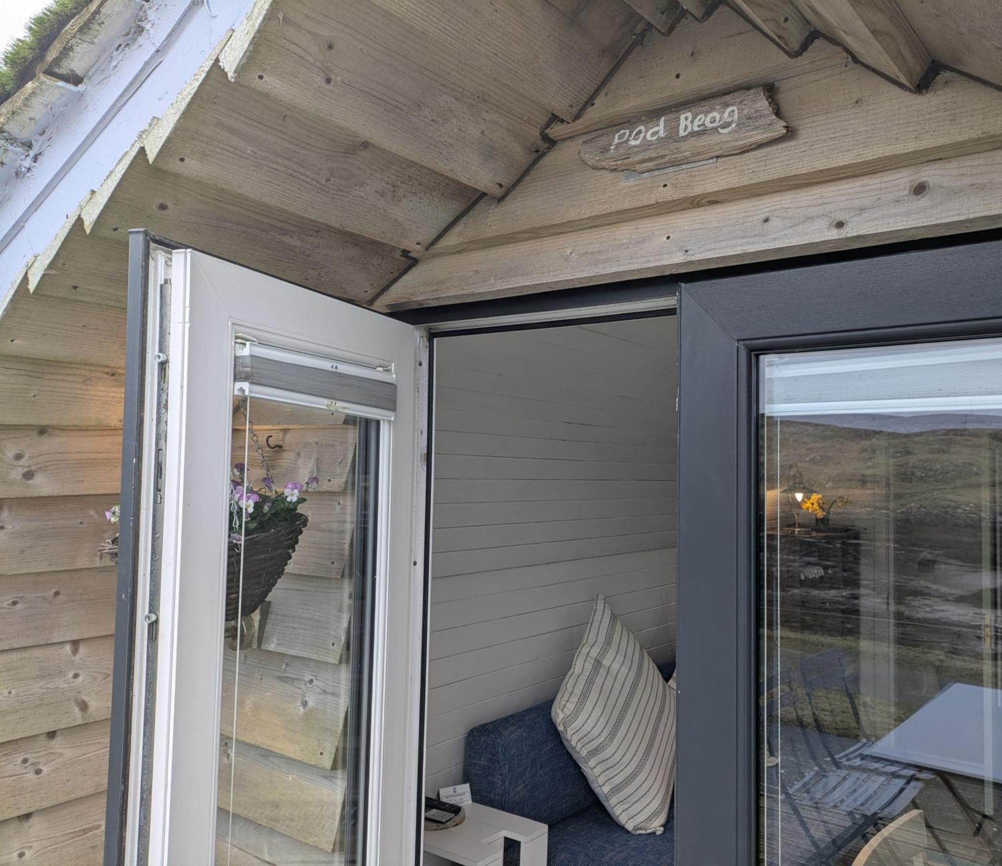 Glamping Pod For 2 Pod Beag Na Haun Eriskay Villa Buitenkant foto
